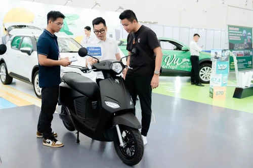 Khách Việt mua VinFast Vero X vì 'xanh, sạch, tiện lợi, đi 262 km không phải nghĩ'