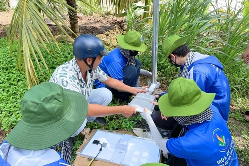 Hành trình 'Ánh sáng xanh' thắp sáng mọi nẻo đường Việt Nam