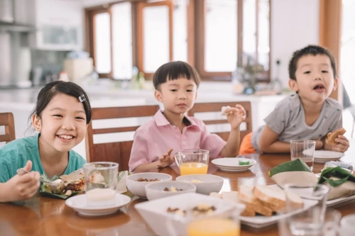 Khảo sát SEANUTS II: Trẻ uống sữa vào bữa sáng tăng hấp thu canxi hơn 2 lần và vitamin D hơn 4 lần so với trẻ không uống sữa