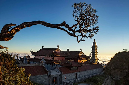 Cận cảnh lễ cầu an lớn nhất trên đỉnh Fansipan 