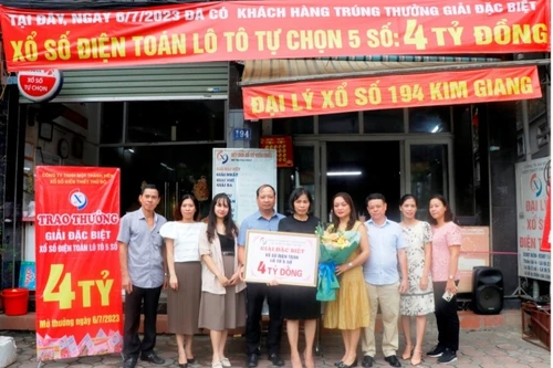 Trao thưởng 4 tỷ đồng giải đặc biệt xổ số điện toán lô tô tự chọn 5 số