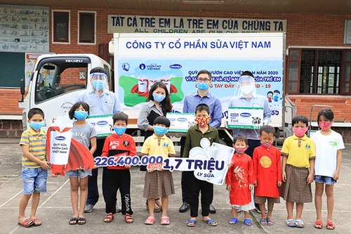 “Để mọi trẻ em được uống sữa mỗi ngày” và hành trình xuyên mùa dịch của Quỹ sữa Vươn cao Việt Nam