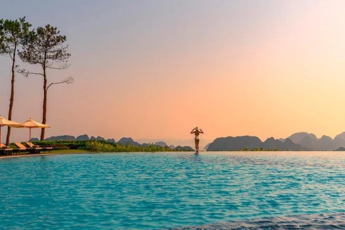 Hạ Long rộn rã đón khách, bạn đã biết đi đâu, chơi gì chưa?