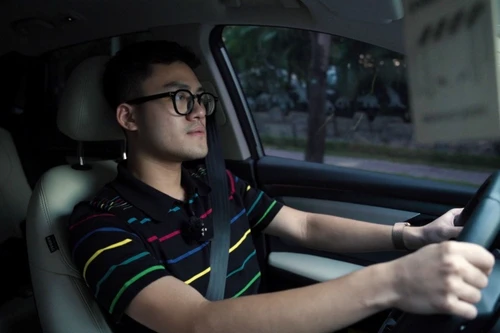 Chủ xe VF 8: Xe êm hơn, thêm nhiều tính năng mới sau mỗi lần cập nhật phần mềm