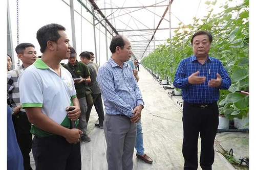 Bộ trưởng Bộ Nông nghiệp và Phát triển nông thôn thăm nông trường WinEco Củ Chi