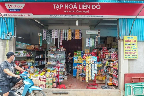 VinShop “phủ đỏ” mọi ngõ ngách, đưa tạp hóa lên đời công nghệ
