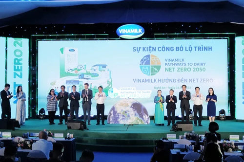 Vinamilk là công ty sữa đầu tiên tại Việt Nam có nhà máy và trang trại đạt chứng nhận trung hoà carbon