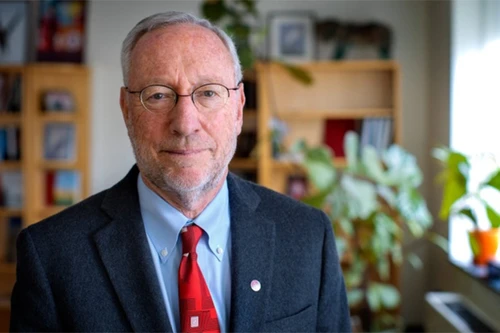 Hiệu trưởng Cornell danh tiếng lần đầu chia sẻ cùng sinh viên Việt Nam