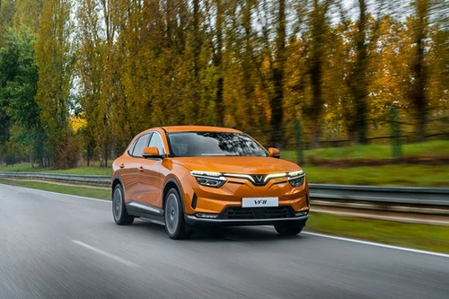 Bộ đôi xe điện VinFast lần đầu cùng vào Top 10 xe bán chạy nhất thị trường