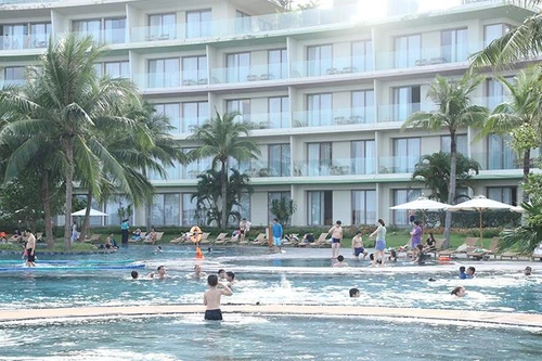 Hàng vạn du khách thích thú với kỳ nghỉ đa trải nghiệm tại resort 5 sao