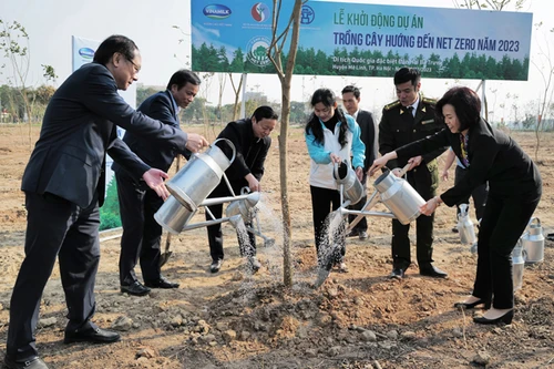 Vinamilk khởi động dự án trồng cây hướng đến Net Zero Carbon cùng Bộ Tài nguyên và Môi trường tại Hà Nội