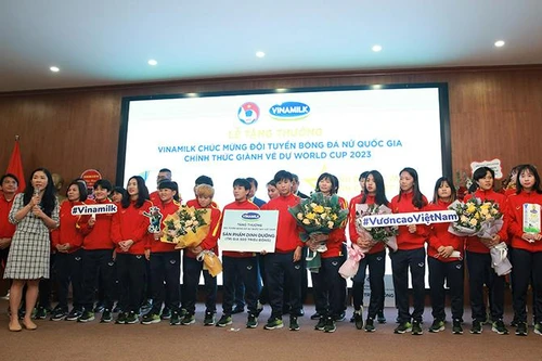 Vinamilk trao thưởng và chúc mừng thành tích đội tuyển bóng đá nữ quốc gia