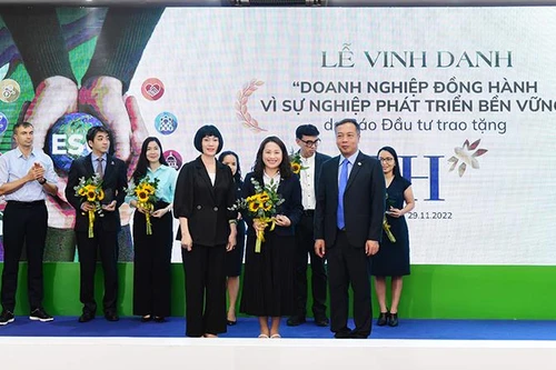 Tập đoàn TH được vinh danh ‘Doanh nghiệp đồng hành vì sự nghiệp phát triển bền vững’