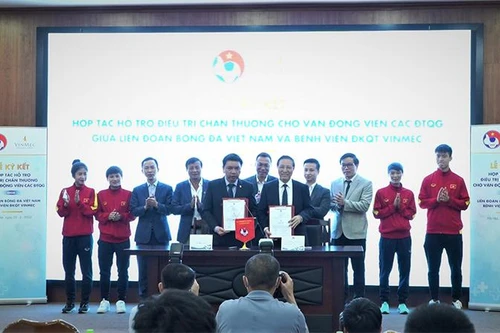 Lễ ký kết hợp tác hỗ trợ điều trị chấn thương cho Đội tuyển bóng đá quốc gia giữa VFF và Vinmec