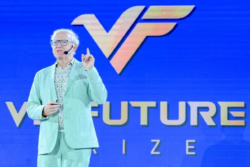 Nhà khoa học VinFuture hiến kế để 'chung sống an toàn' khi AI thông minh hơn con người