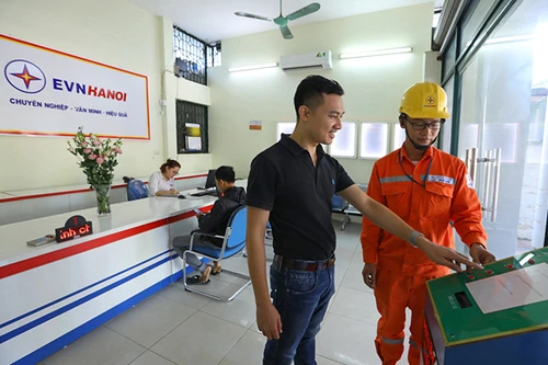 Thanh toán hoá đơn, sử dụng dịch vụ điện: Khi công nghệ thay sức con người