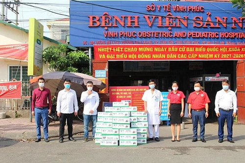 Mộc Châu Milk trao tặng hơn 50.000 sản phẩm sữa tươi tới người dân và lực lượng tuyến đầu phòng chống dịch Covid-19