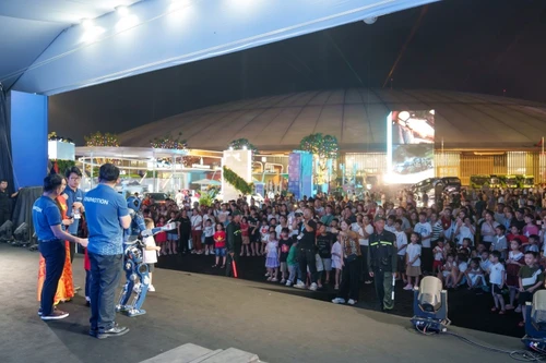 Du khách nói về VinFast tại triển lãm 80 năm thành tựu đất nước: Không chỉ là ô tô, mà là hình ảnh Việt Nam mới