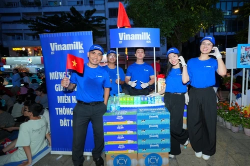 Vinamilk hoà cùng niềm vui của Ngày hội thống nhất non sông