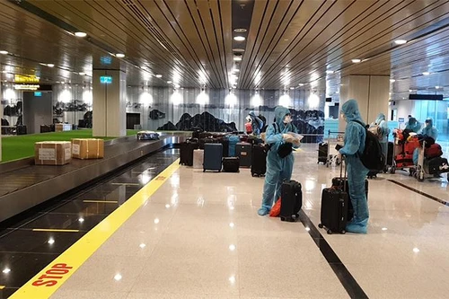 Sân bay Vân Đồn đón thành công chuyến bay thí điểm ‘hộ chiếu vaccine’ đầu tiên