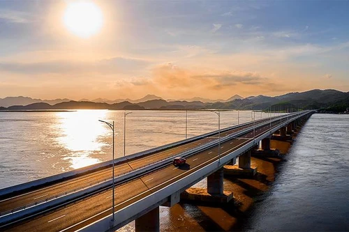 Khám phá tuyến cao tốc Sun Group đầu tư có hệ thống chiếu sáng hiện đại nhất Việt Nam