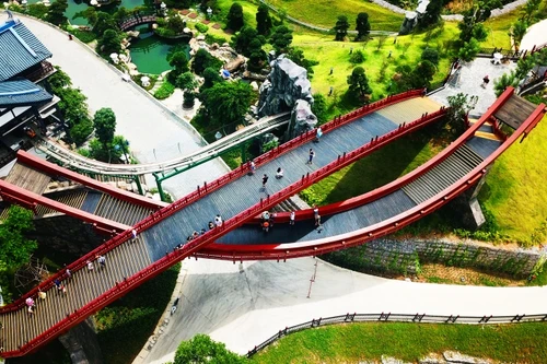 Top những trải nghiệm khiến học sinh 'mê mẩn' thành phố bên vịnh biển