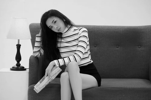 Á hậu Thúy An khoe vẻ đẹp quyến rũ khi bước sang tuổi 23