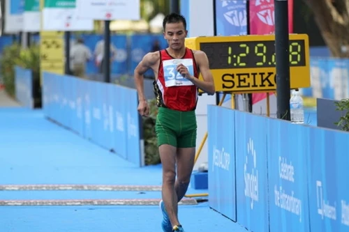 Thành Ngưng: Sự cô đơn của người gánh lịch sử