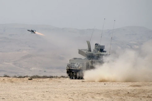 [ẢNH] Israel huy động xe tăng phóng tên lửa siêu đặc biệt tấn công Syria