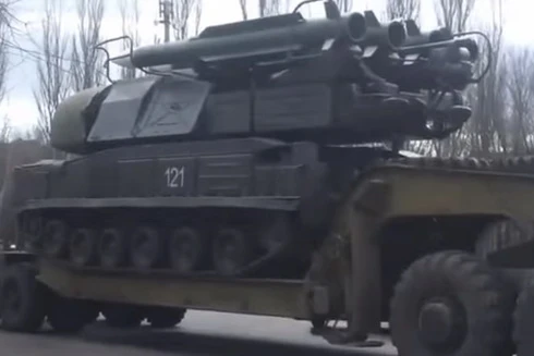 [ẢNH] Tình báo Ukraine xâm nhập bắt sống lái xe đầu kéo chở tổ hợp Buk-M1 đã bắn rơi MH17?