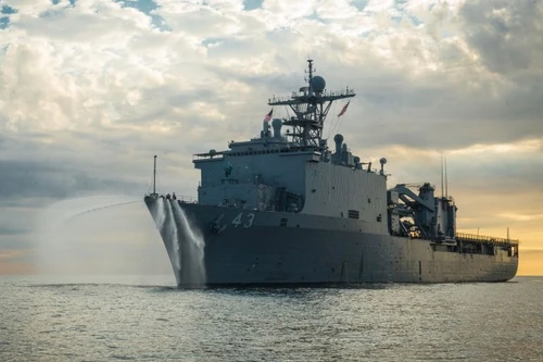 [ẢNH] Điều tàu đổ bộ lớn tới biển Đen, Mỹ đang tính gì với Nga?