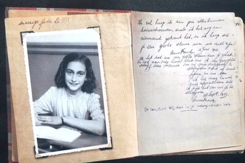  Triển lãm nhật ký cô gái nhỏ làm đau lòng người đọc vì khát khao sống