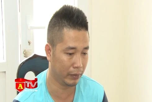 Cầm dao kề cổ nhân viên cửa hàng viễn thông để cướp 100 triệu đồng