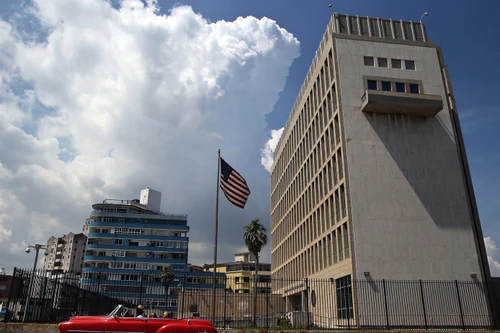 Mỹ cân nhắc đóng cửa tạm thời Đại sứ quán tại Cuba sau khi các nhân viên bất ngờ mắc bệnh lạ