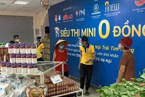 ‘Siêu thị mini 0 đồng’ và chuyện của chị Lý
