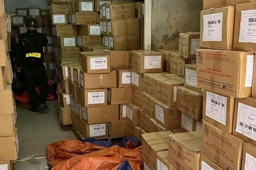 Phá đường dây ‘từ A đến Z’ cả triệu cuốn sách giáo khoa giả