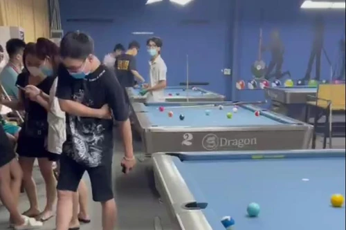 Tại phường Mộ Lao, quận Hà Đông: Phạt nghiêm cơ sở kinh doanh bi-a tụ tập đông người giữa ‘mùa’dịch Covid