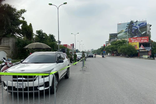 Bố trí hợp lý nhân lực, vị trí các chốt kiểm tra, xử lý cá nhân vi phạm yêu cầu giãn cách xã hội