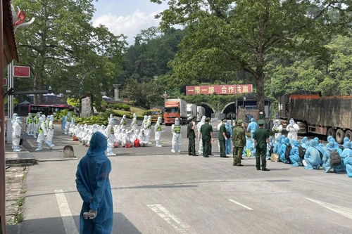 Trao trả 41 công dân Trung Quốc nhập cảnh trái phép