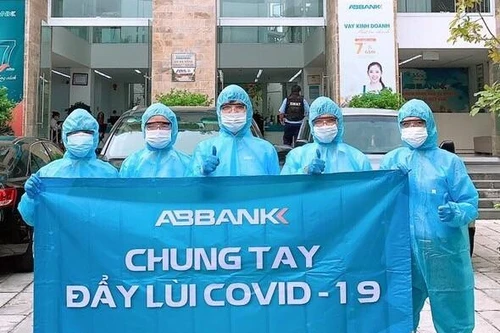 Geleximco và ABBANK tặng 500 máy thở hỗ trợ điều trị bệnh nhân Covid-19 cho TP. HCM 
