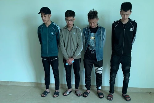 Khởi tố 4 đối tượng trong nhóm ‘trẻ trâu’mang hung khí, điều khiển xe máy náo loạn đường phố