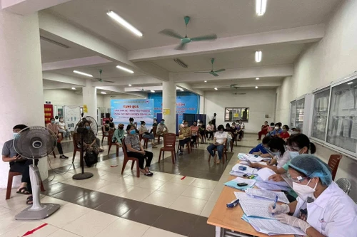 Người dân phấn khởi trước chủ trương “tăng tốc xét nghiệm diện rộng, tiêm chủng vắc xin phòng chống Covid-19”