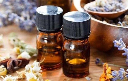 Đình chỉ lưu hành hàng loạt ống xoa tinh dầu, dầu gội kích thích mọc tóc