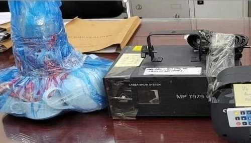 Thuê căn hộ trên tầng 15, rủ bạn ‘thập phương’ về bay lắc