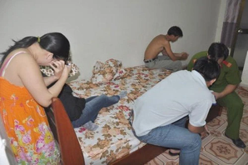 Điều tra nữ quản lý nhà nghỉ chứa mại dâm