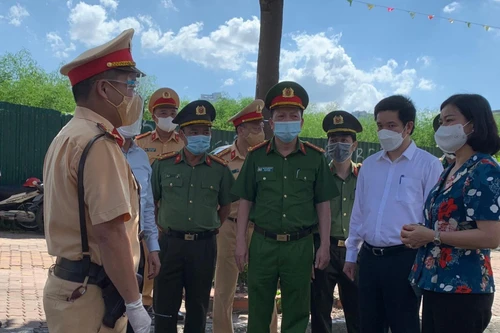 Thường trực Thành ủy Hà Nội kiểm tra, động viên lực lượng Công an phòng chống dịch Covid