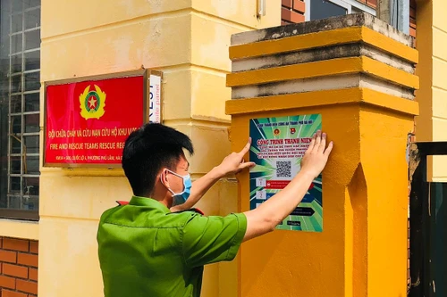 100% các đơn vị Công an Hà Nội đều có mã QR code để kiểm soát người ra vào