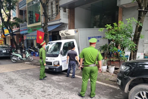 ‘Dọn’ vi phạm xung quanh bến xe, trên các trục đường huyết mạch