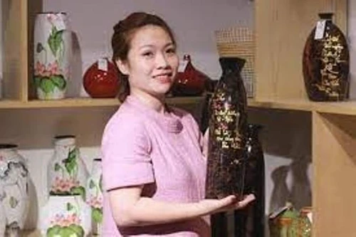 Đánh trúng tâm lý ‘ham của rẻ’, Ngân ‘gốm’ chiếm đoạt hàng trăm triệu đồng