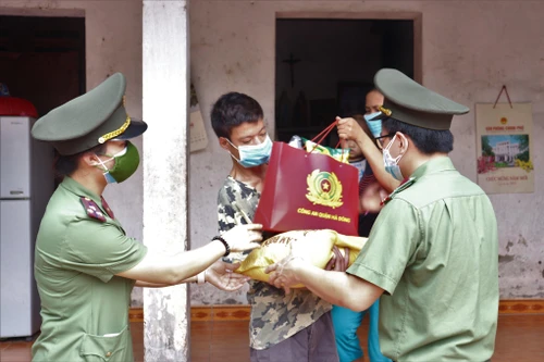 Nghĩa tình vì nhân dân ở đơn vị cửa ngõ nội đô phía Tây Nam thành phố